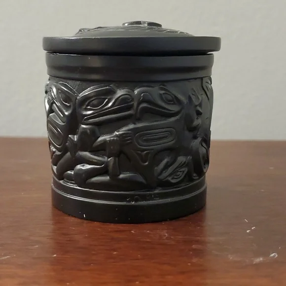 BOMA Native Canada Carved Lidded Box/Bowl - Picture 3 of 8